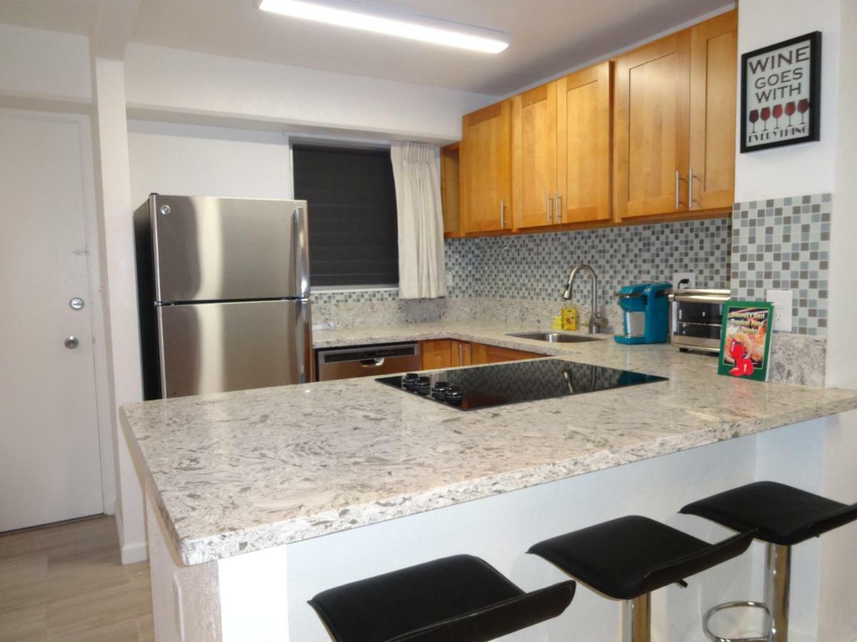 Waikiki 2br King/king Beds Newly Renovated * Honolulu